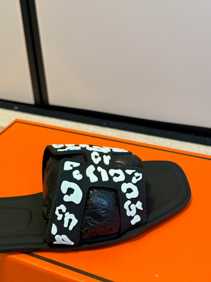 HERMÈS ORAN LEOPARD SLIDE SANDALS –  ICONIC H CUT-OUT – FULL SET – 1:1 HIGH END