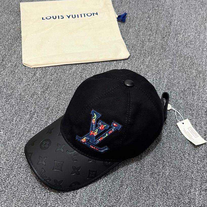LOUIS VUITTON LEAGUE LV BASEBALL CAP – MULTICOLOR FLOWER EMBROIDERY – BLACK / WHITE – 1:1 HIGH END