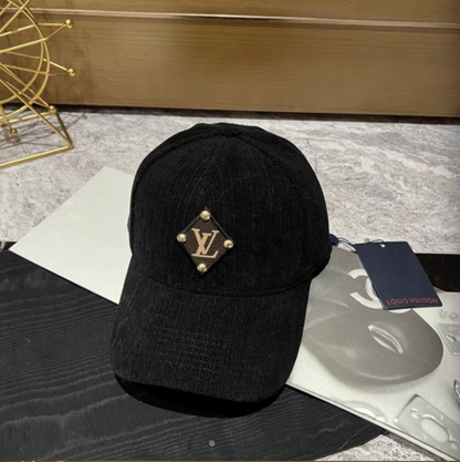 LOUIS VUITTON LV PATCH CAP – BLACK / WHITE / BEIGE  – 1:1 HIGH END