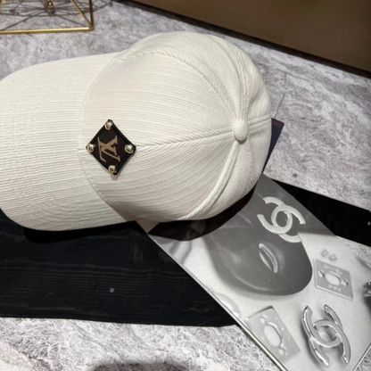 LOUIS VUITTON LV PATCH CAP – BLACK / WHITE / BEIGE  – 1:1 HIGH END