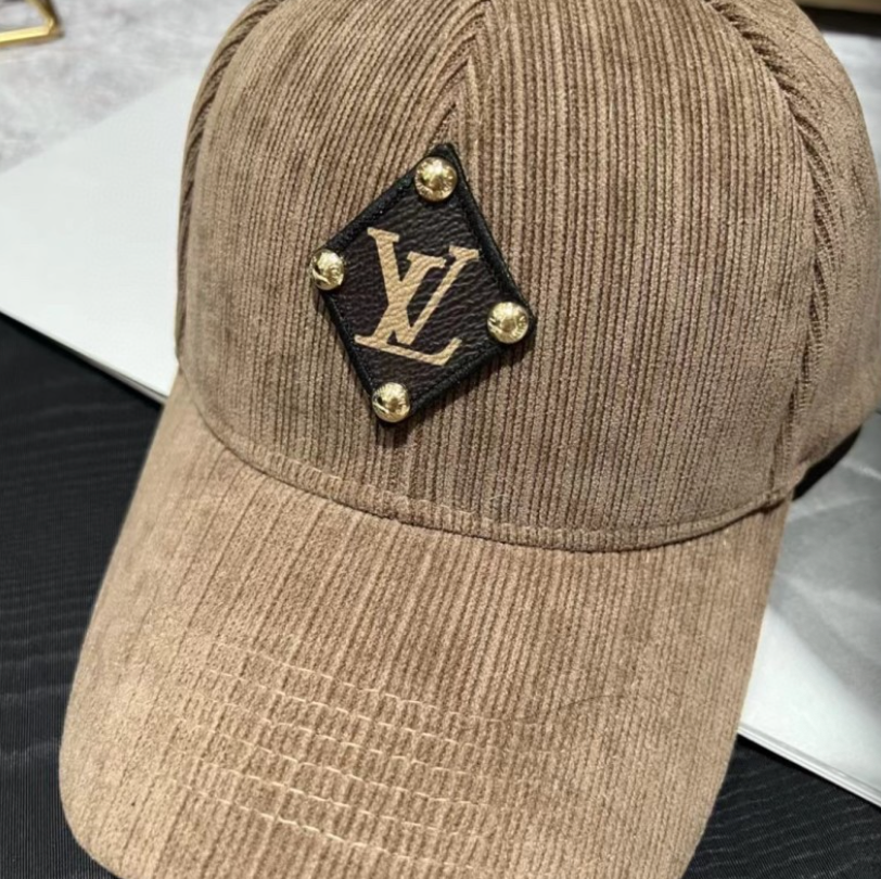 LOUIS VUITTON LV PATCH CAP – BLACK / WHITE / BEIGE  – 1:1 HIGH END