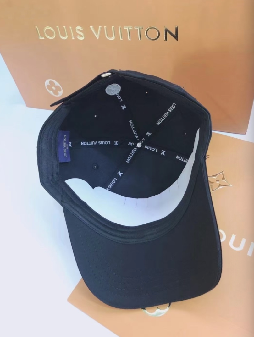 LOUIS VUITTON LV LOGO CAP – BLACK / WHITE / GRAY – 1:1 HIGH END
