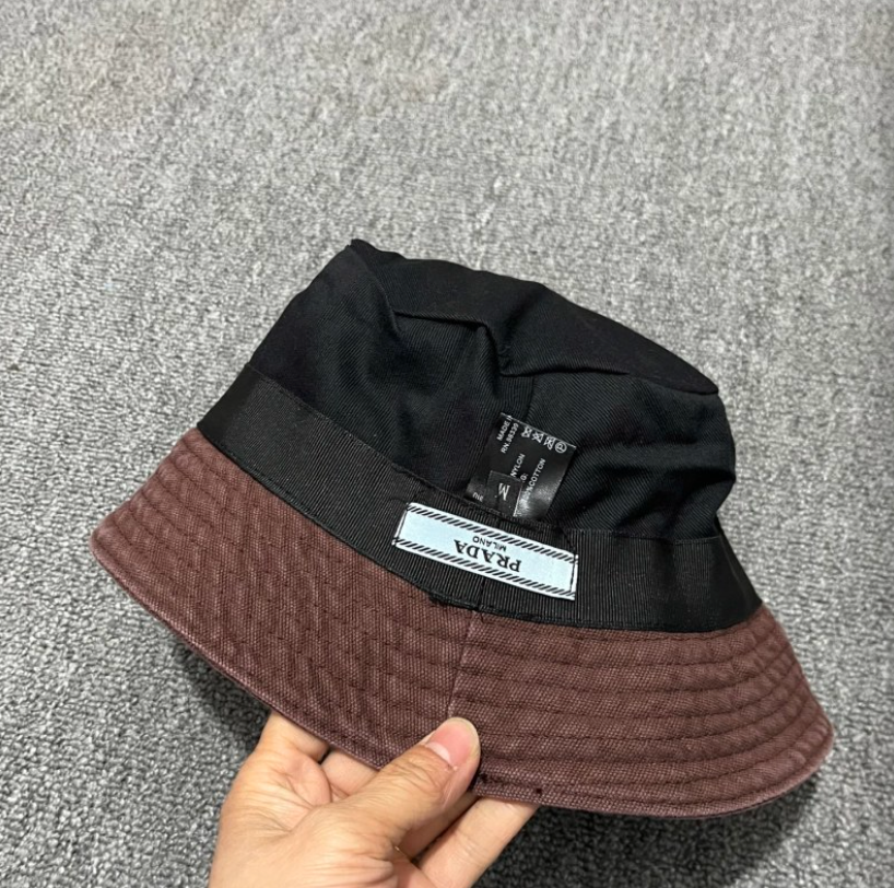 PRADA WASHED DENIM EMBROIDERED LOGO HEADWEAR – BASEBALL CAP & BUCKET HAT – COCOA BROWN / WASHED BLACK – 1:1 HIGH END