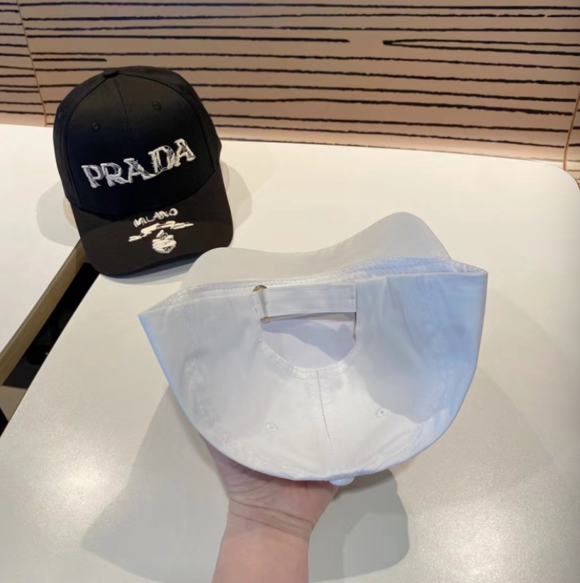 PRADA EMBROIDERED LOGO BASEBALL CAP – BLACK / WHITE – 1:1 HIGH END