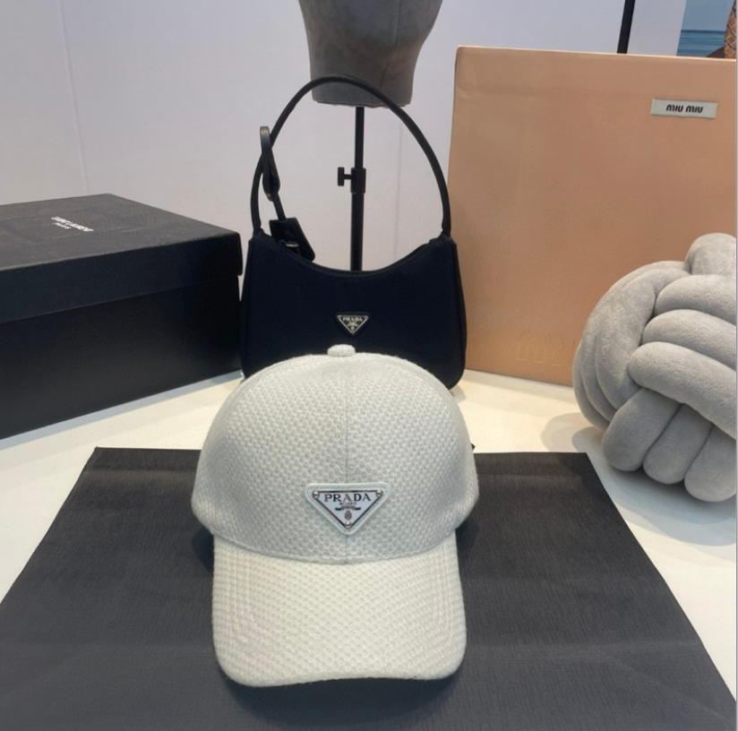 PRADA TEXTURED KNIT TRIANGLE LOGO CAP – 1:1 HIGH END