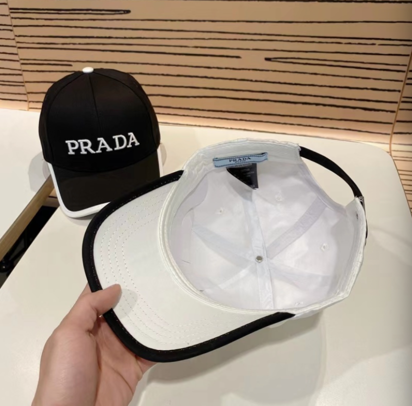 PRADA EMBROIDERED LOGO TWO-TONE BASEBALL CAP – BLACK / WHITE  – 1:1 HIGH END