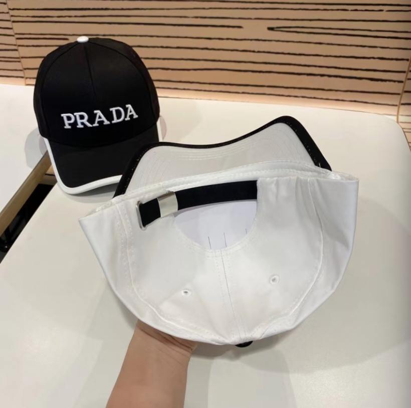 PRADA EMBROIDERED LOGO TWO-TONE BASEBALL CAP – BLACK / WHITE  – 1:1 HIGH END