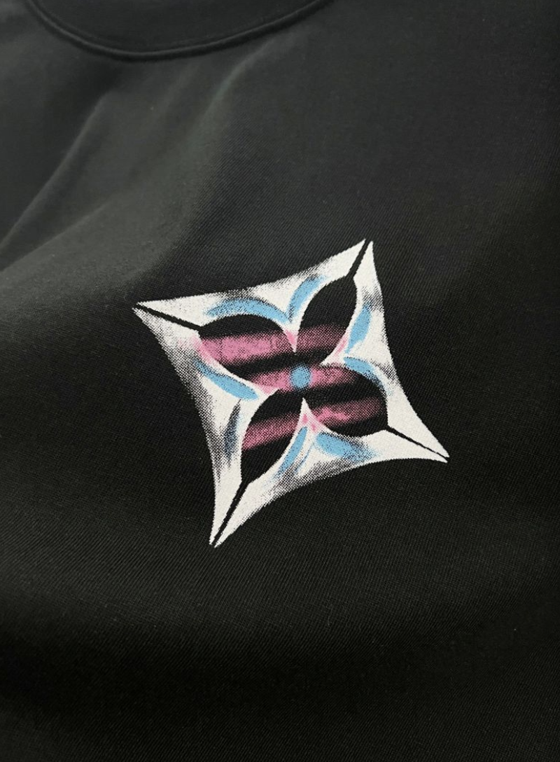 LOUIS VUITTON LV 2026FW GRAFFITI MONOGRAM FLOWER LONG SLEEVE T-SHIRT– 1:1 HIGH END