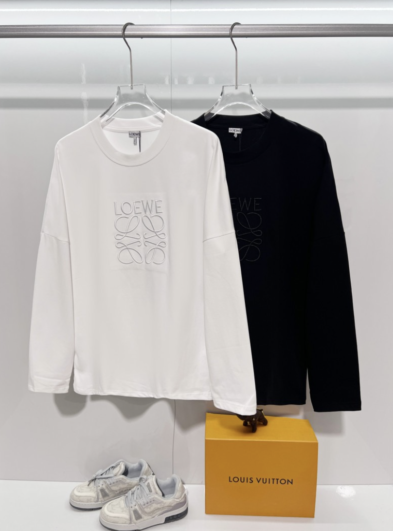 LOEWE 2026FW ANAGRAM EMBROIDERED SIGNATURE LONG SLEEVE T-SHIRT – 1:1 HIGH END