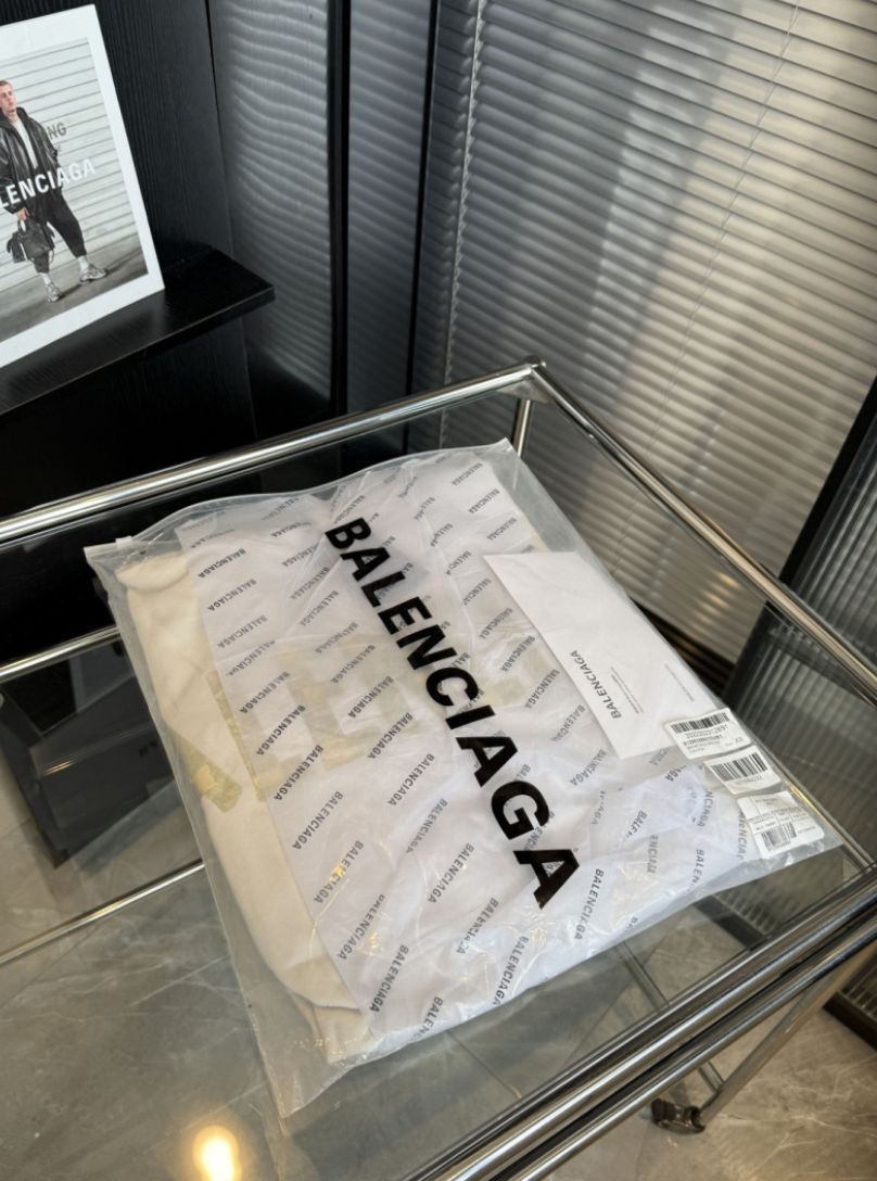 BALENCIAGA 2026FW MASKING TAPE LOGO RIPPED HOODIE – 1:1 HIGH END