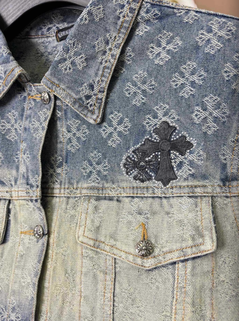 CHROME HEARTS CH ALL-OVER LOGO EMBOSSED GRADIENT DIAMOND DENIM JACKET – 1:1 HIGH END