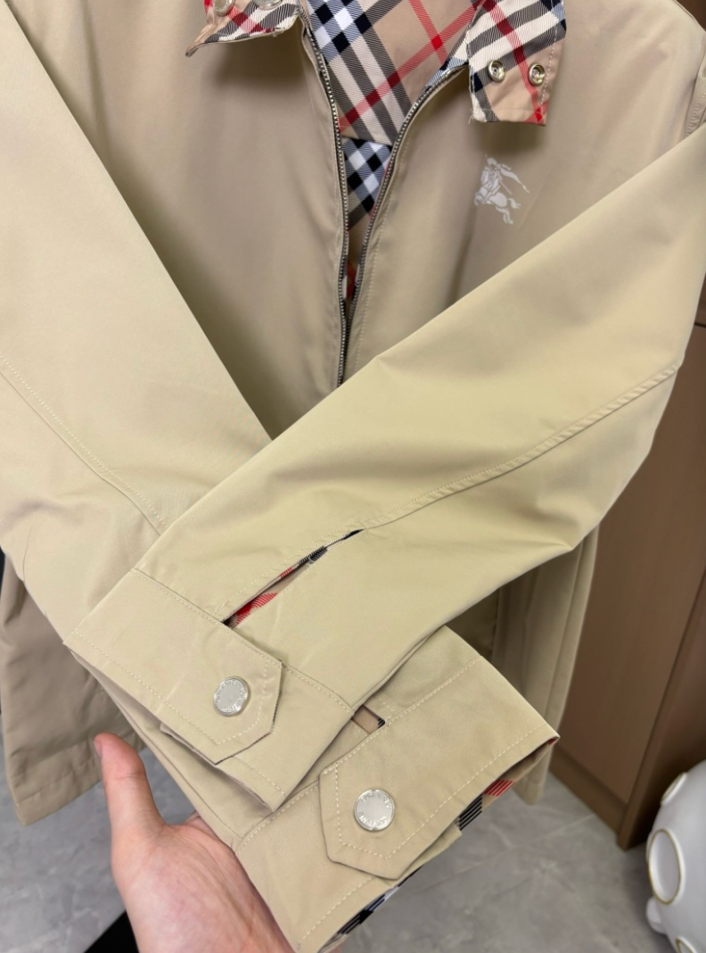 BURBERRY VINTAGE CHECK REVERSIBLE TWO-WAY CASUAL JACKET– 1:1 HIGH END