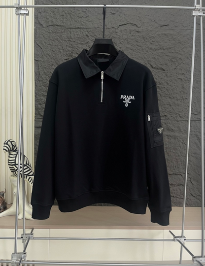 PRADA 2026FW CONTRAST COLLAR HALF-ZIP CARGO POCKET SWEATER – 1:1 HIGH END