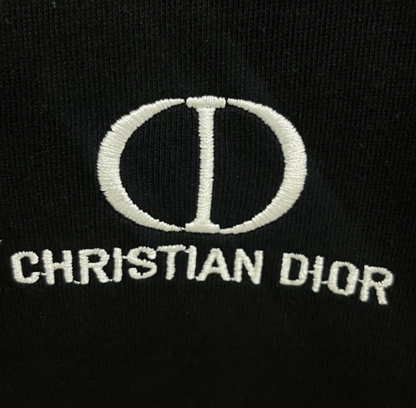 DIOR 2026FW CD MINIMALIST EMBROIDERED HALF-ZIP POLO SWEATER – 1:1 HIGH END