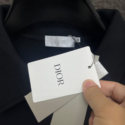 DIOR 2026FW CD MINIMALIST EMBROIDERED HALF-ZIP POLO SWEATER – 1:1 HIGH END