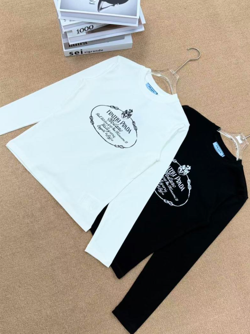 PRADA FRATELLI RETRO MONOGRAM LONG SLEEVE SLIM T-SHIRT – 1:1 HIGH END