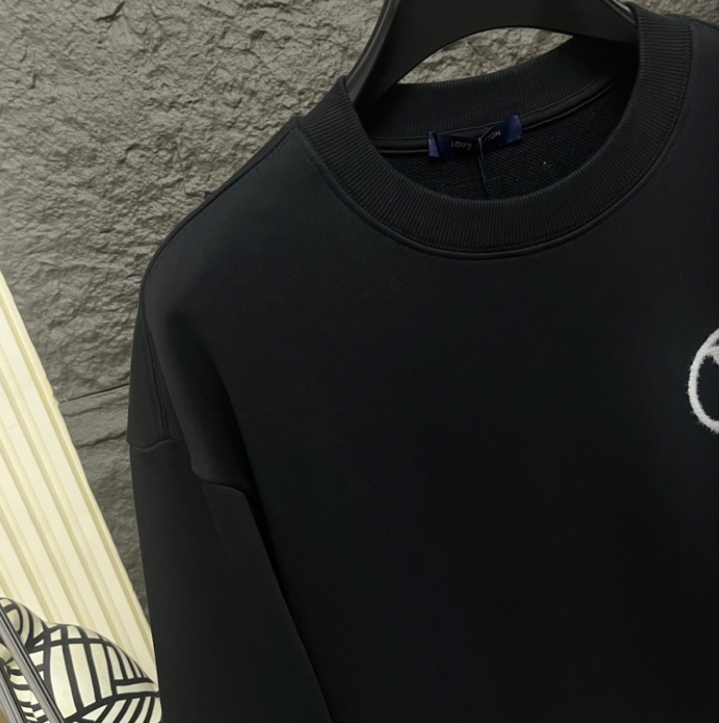 LOUIS VUITTON LV 2026FW CIRCLE INITIALS EMBROIDERED CREWNECK SWEATSHIRT – 1:1 HIGH END