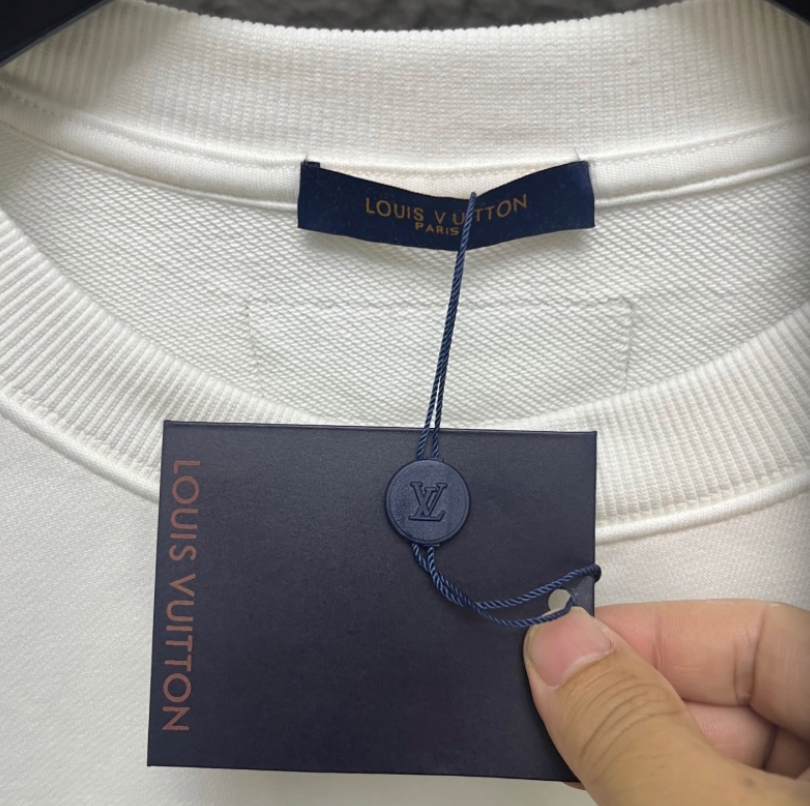 LOUIS VUITTON LV 2026FW CIRCLE INITIALS EMBROIDERED CREWNECK SWEATSHIRT – 1:1 HIGH END