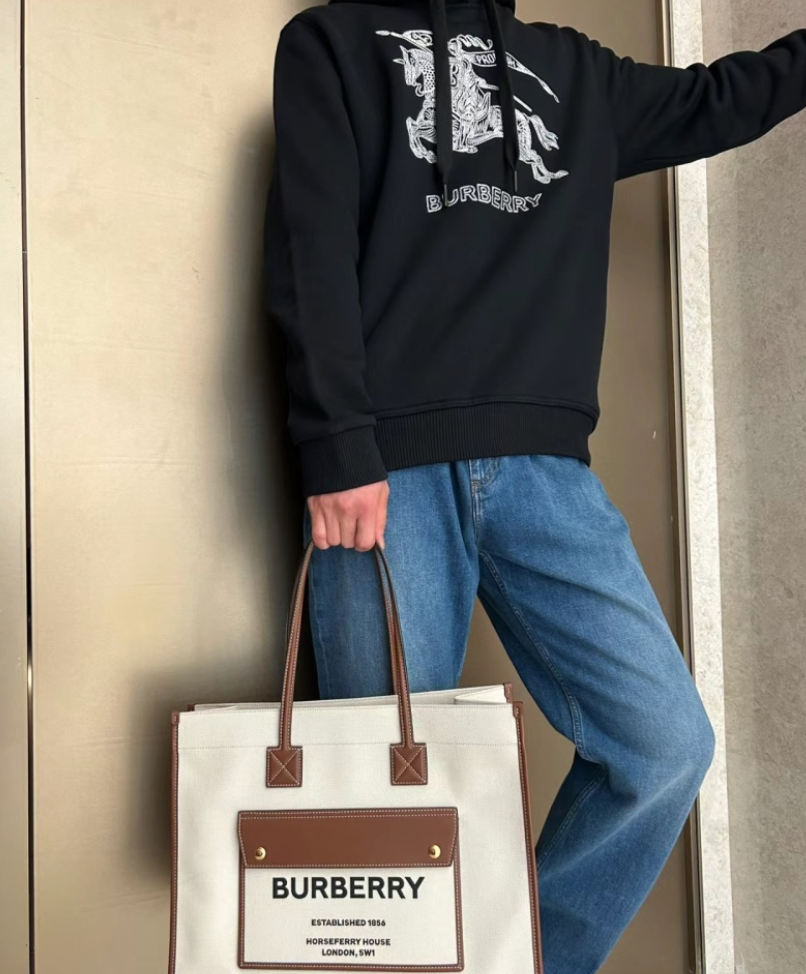 BURBERRY EMBROIDERED EKD OVERSIZED HOODIE– 1:1 HIGH END