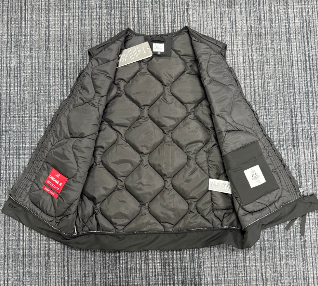C.P. COMPANY LINER PADDED GILET– 1:1 HIGH END