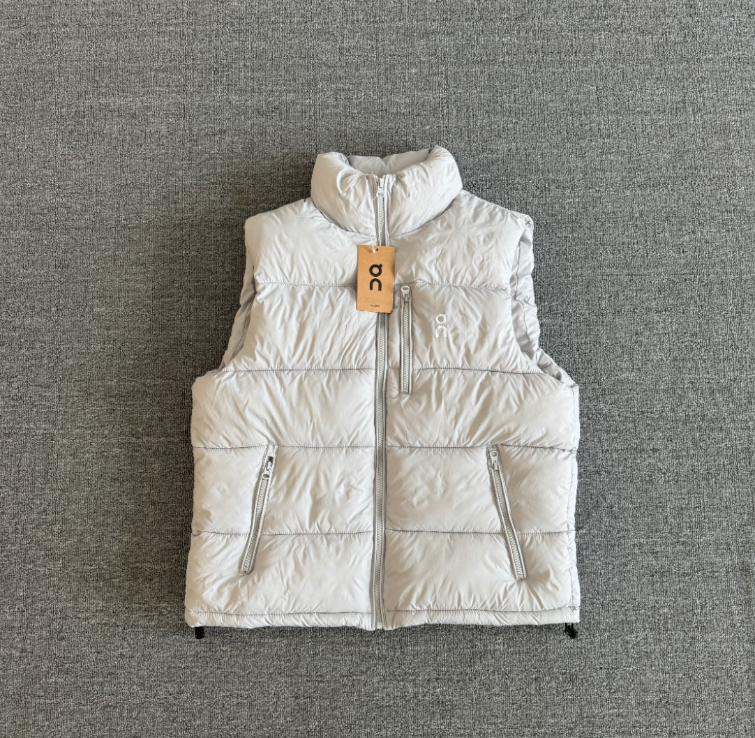 ON RUNNING RUNNING STAND COLLAR VEST – 1:1 HIGH END