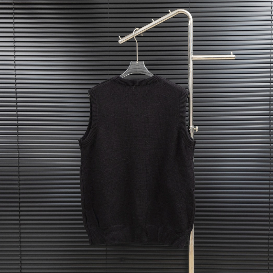 MAISON MARGIELA MM6 NUMERIC V-NECK KNIT SWEATER VEST – 1:1 HIGH END
