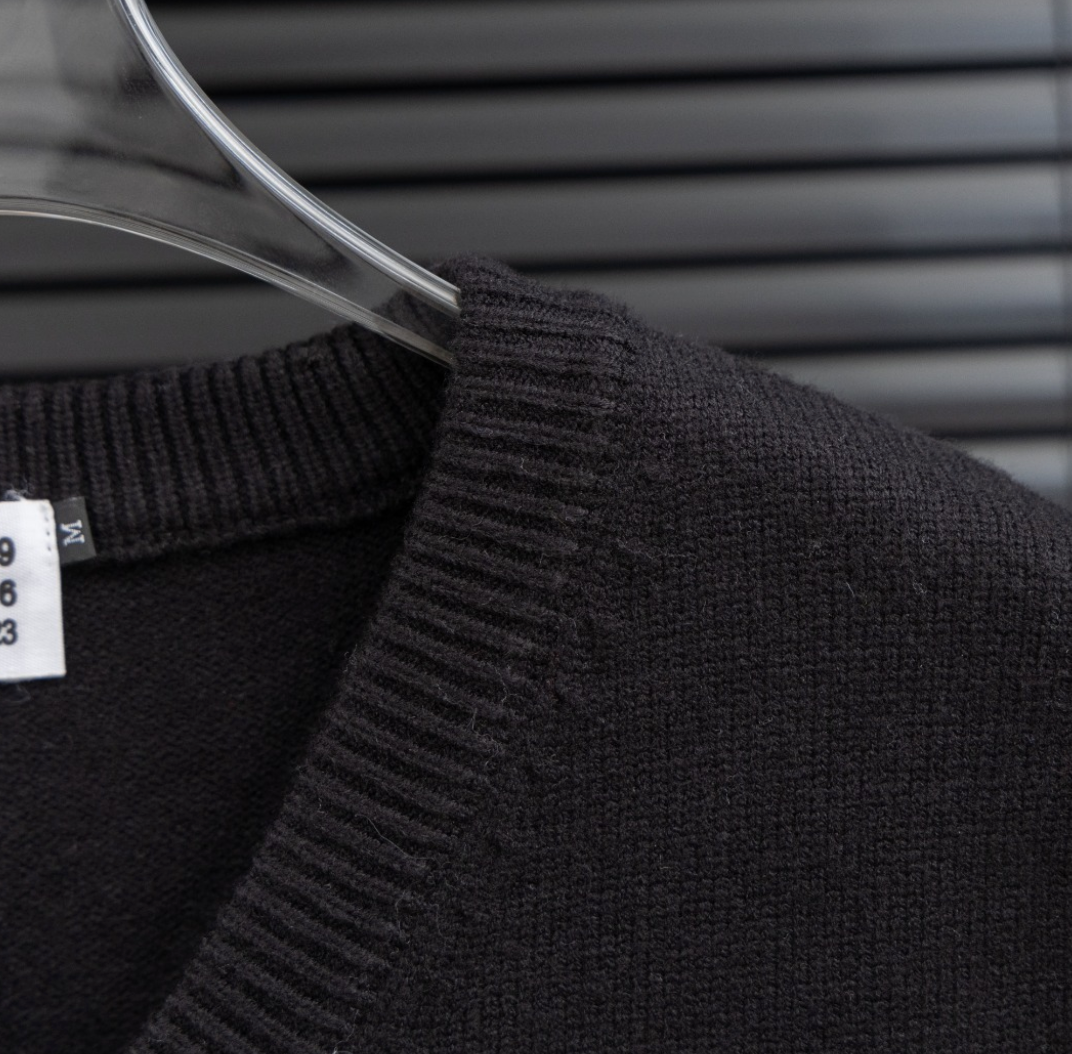 MAISON MARGIELA MM6 NUMERIC V-NECK KNIT SWEATER VEST – 1:1 HIGH END