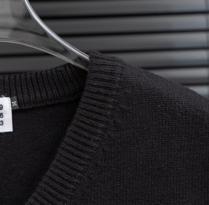 MAISON MARGIELA MM6 NUMERIC V-NECK KNIT SWEATER VEST – 1:1 HIGH END