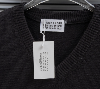MAISON MARGIELA MM6 NUMERIC V-NECK KNIT SWEATER VEST – 1:1 HIGH END