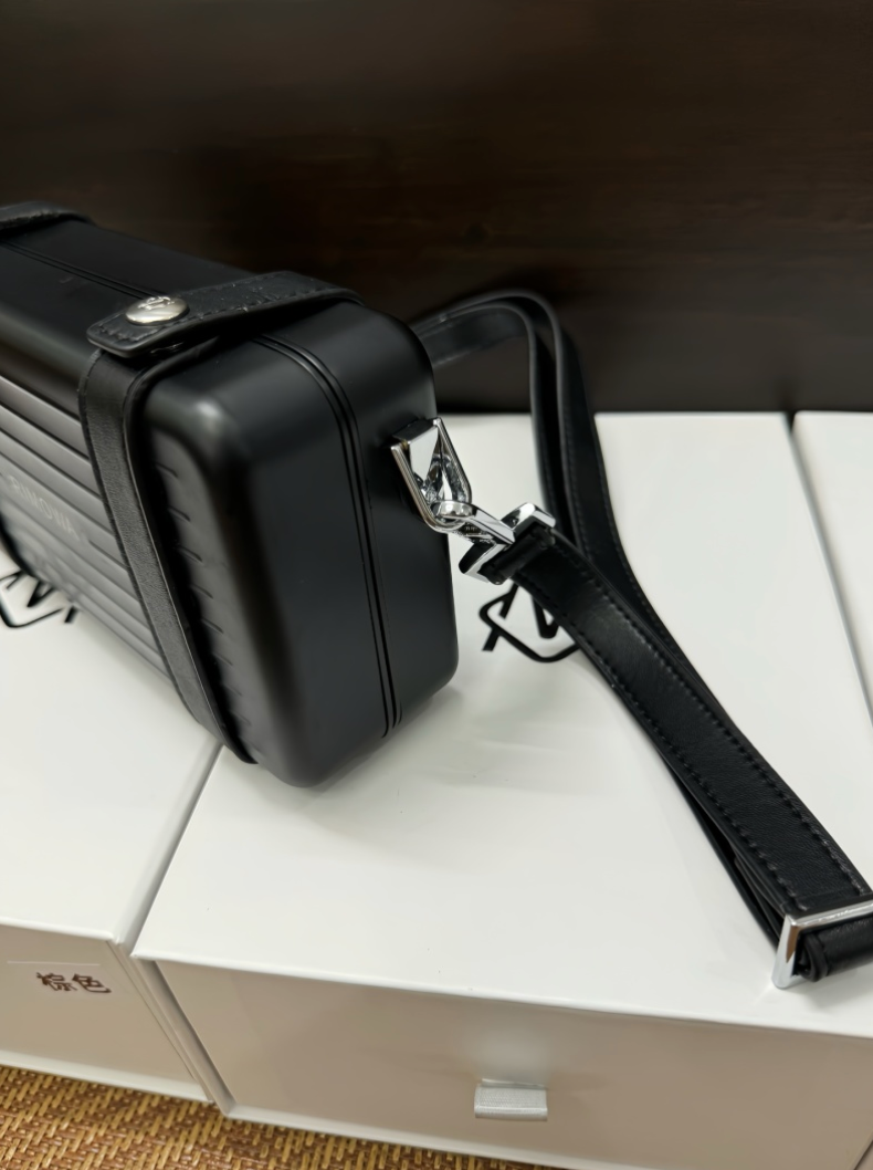 RIMOWA PERSONAL ALUMINIUM CROSS-BODY BAG – HIGH QUALITY 1:1