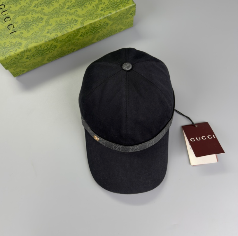 PRADA EMBROIDERED LOGO TWO-TONE BASEBALL CAP – BLACK / WHITE – 1:1 HIGH END