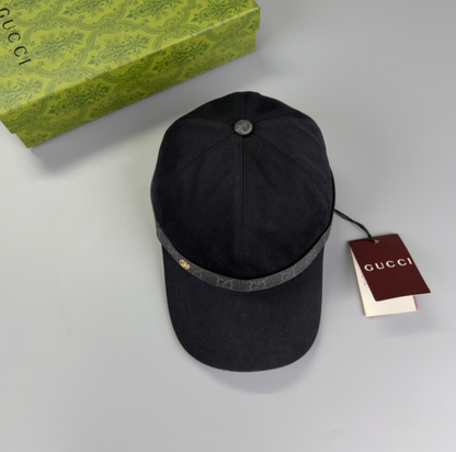 PRADA EMBROIDERED LOGO TWO-TONE BASEBALL CAP – BLACK / WHITE – 1:1 HIGH END