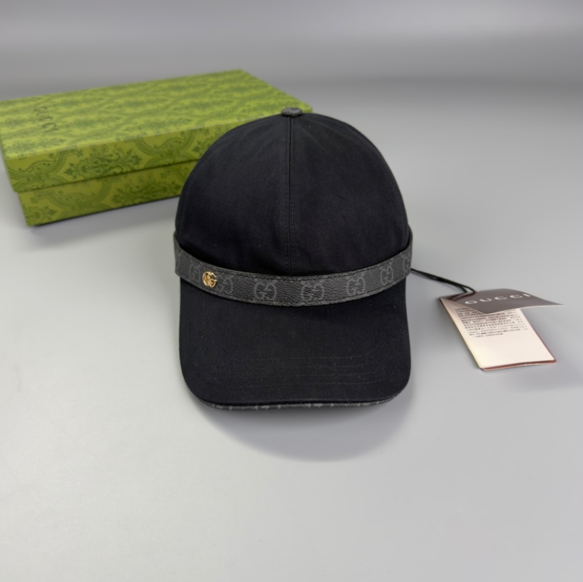 PRADA EMBROIDERED LOGO TWO-TONE BASEBALL CAP – BLACK / WHITE – 1:1 HIGH END