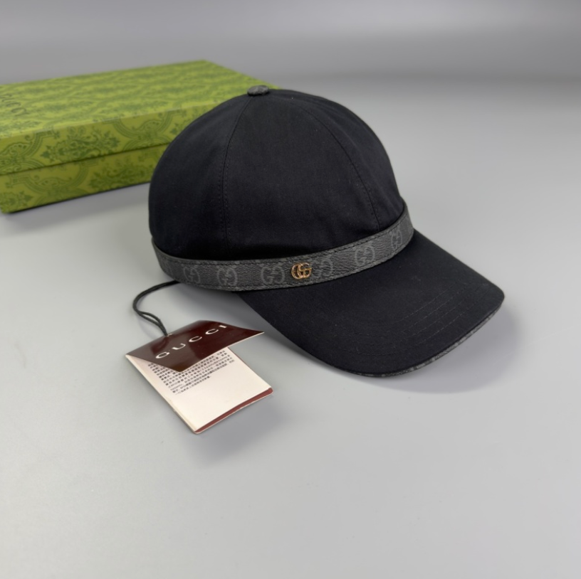 PRADA EMBROIDERED LOGO TWO-TONE BASEBALL CAP – BLACK / WHITE – 1:1 HIGH END