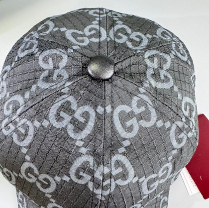 PRADA EMBROIDERED LOGO TWO-TONE BASEBALL CAP – BLACK / WHITE – 1:1 HIGH END