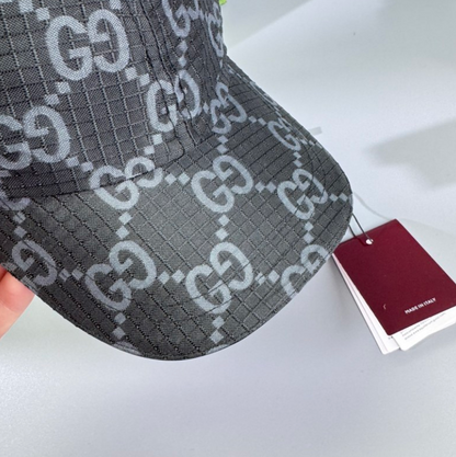PRADA EMBROIDERED LOGO TWO-TONE BASEBALL CAP – BLACK / WHITE – 1:1 HIGH END