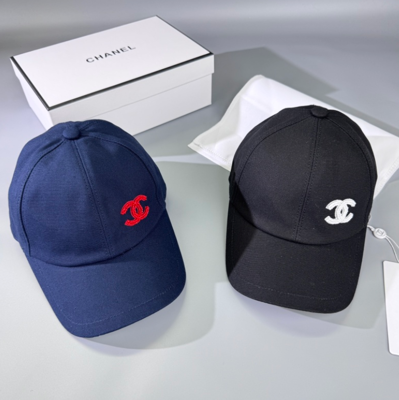 PRADA EMBROIDERED LOGO TWO-TONE BASEBALL CAP – BLACK / WHITE – 1:1 HIGH END