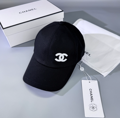 PRADA EMBROIDERED LOGO TWO-TONE BASEBALL CAP – BLACK / WHITE – 1:1 HIGH END