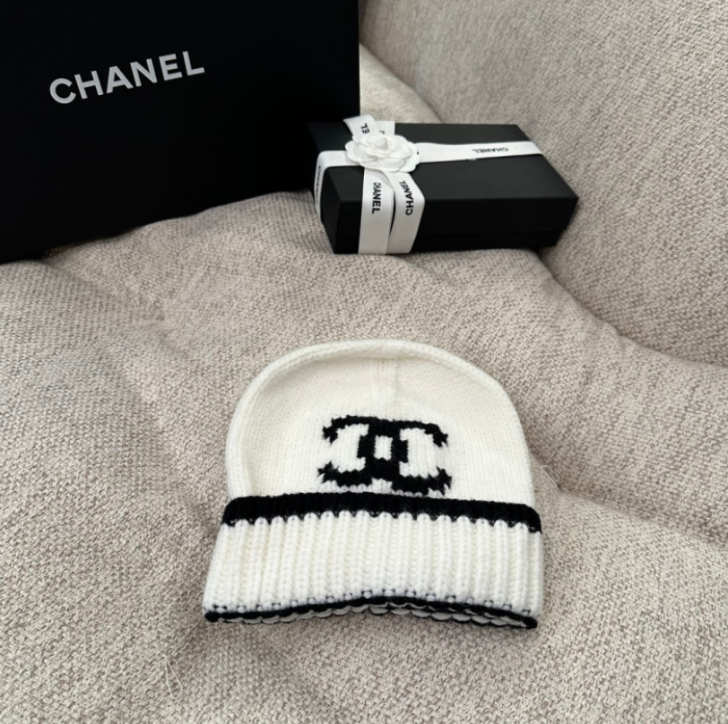 CHANEL-STYLE KNIT BEANIE – HIGH QUALITY 1:1
