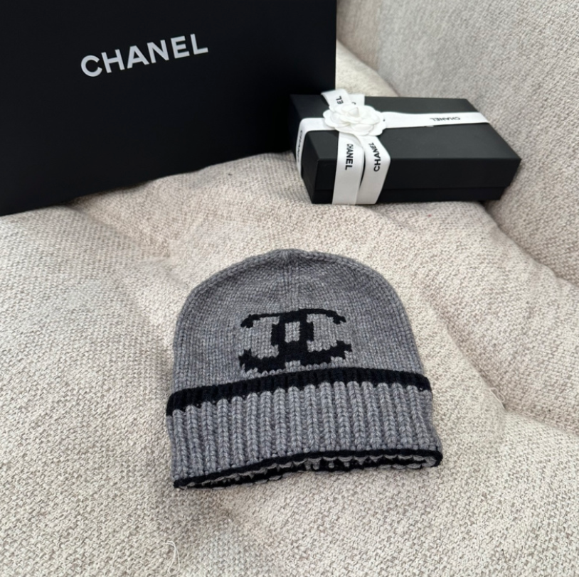 CHANEL-STYLE KNIT BEANIE – HIGH QUALITY 1:1