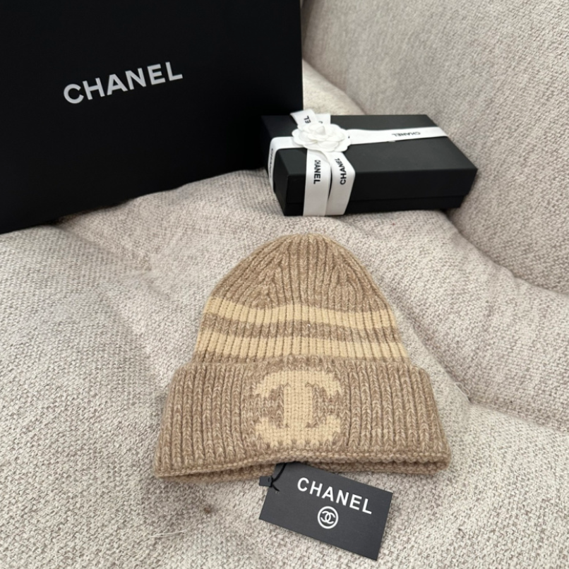 CHANEL-STYLE KNIT BEANIE – HIGH QUALITY 1:1