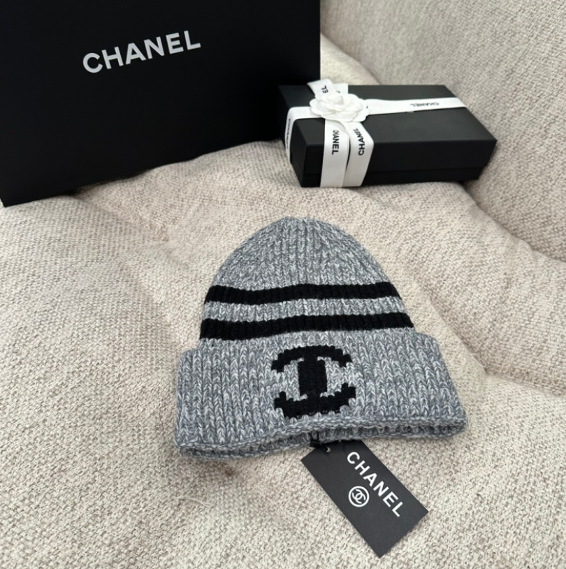 CHANEL-STYLE KNIT BEANIE – HIGH QUALITY 1:1