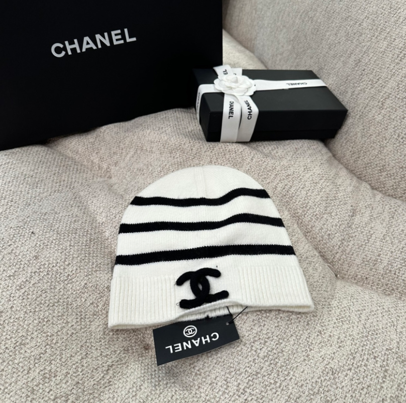 CHANEL-STYLE KNIT BEANIE – HIGH QUALITY 1:1