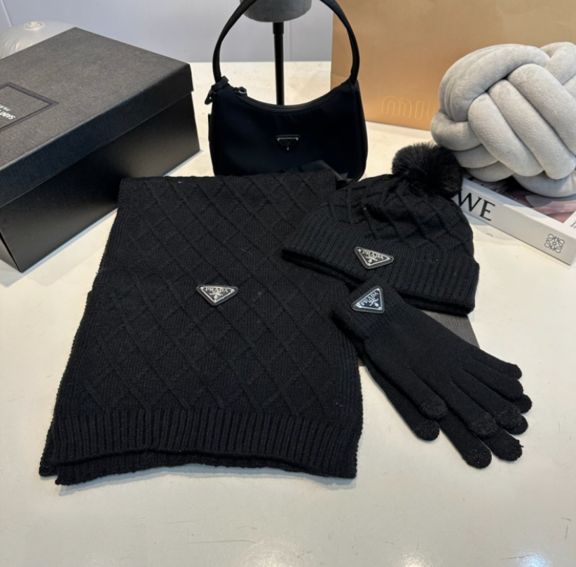 PRADA WINTER ACCESSORY SET – MÜTZE, SCHAL & HANDSCHUHE - 1:1 HIGH END