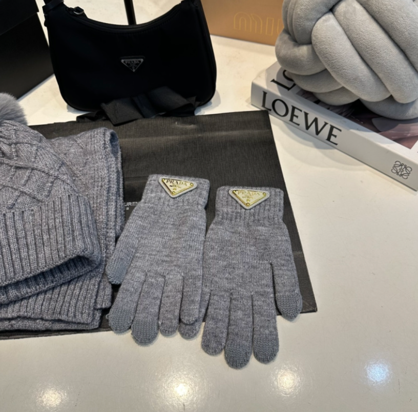 PRADA WINTER ACCESSORY SET – MÜTZE, SCHAL & HANDSCHUHE - 1:1 HIGH END