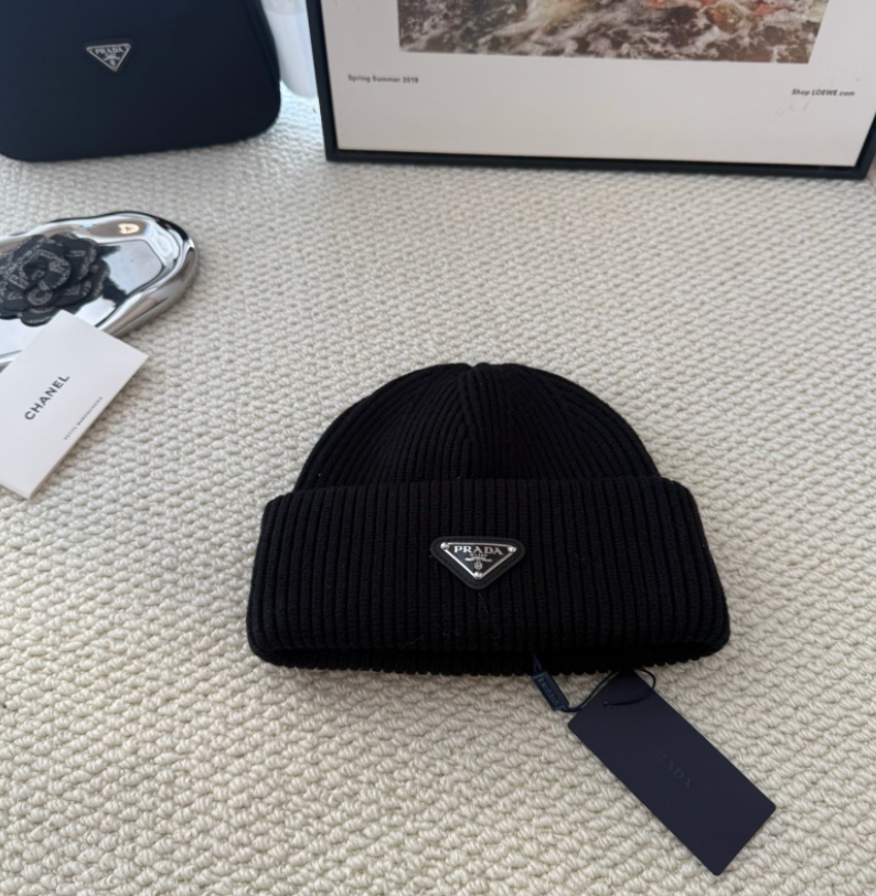 PRADA EMBROIDERED LOGO TWO-TONE BASEBALL CAP – BLACK / WHITE – 1:1 HIGH END