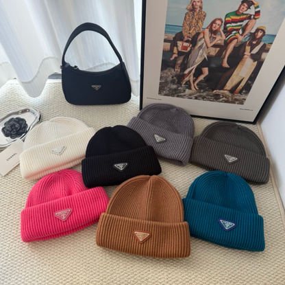 PRADA EMBROIDERED LOGO TWO-TONE BASEBALL CAP – BLACK / WHITE – 1:1 HIGH END