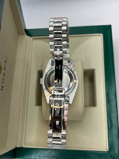 Rolex DAY-DATE WINE🍷, 40 mm, Or blanc - U1 FACTORY - AUTOMATIQUE