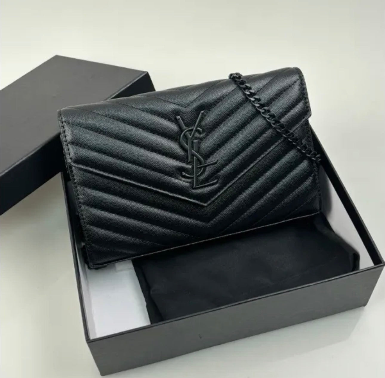 SAINT LAURENT CASSANDRE ENVELOPE CHAIN WALLET IN GRAIN DE POUDRE LEATHER - mit Box – 1:1 HIGH END