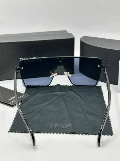 Prada Sonnenbrille in Schwarz mit helle Gläser P3